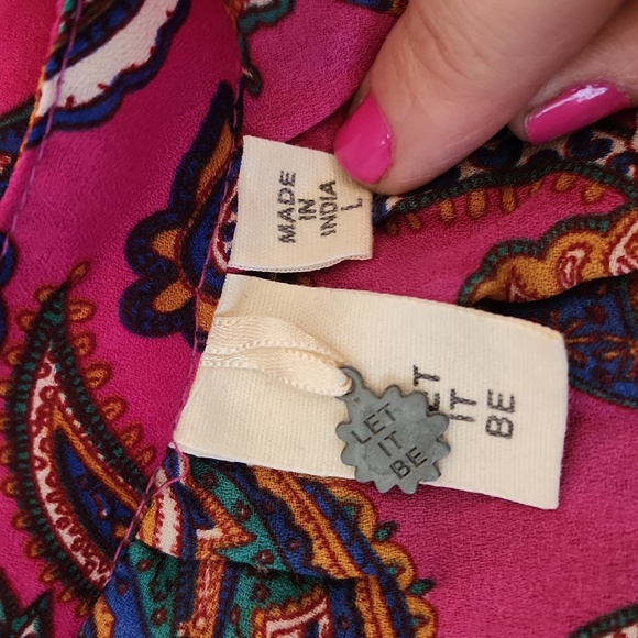 LET IT BE Brand Blouse - Picture 6 of 6